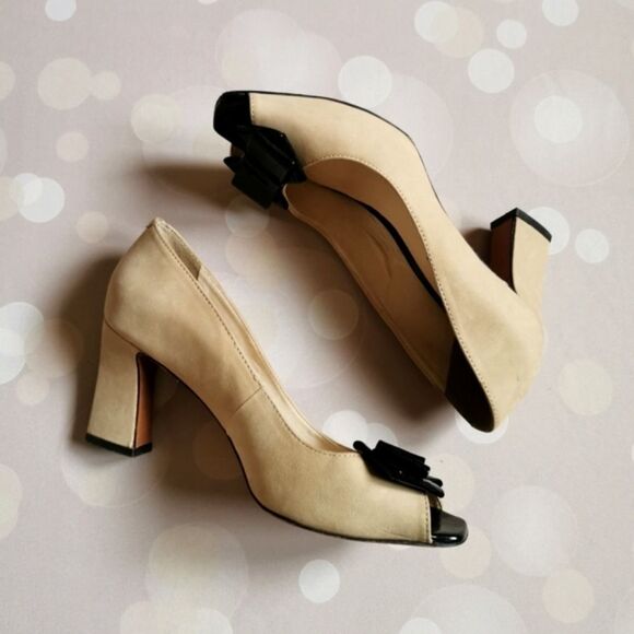 US 9 heel peep toe suede cream black - Picture 2 of 16